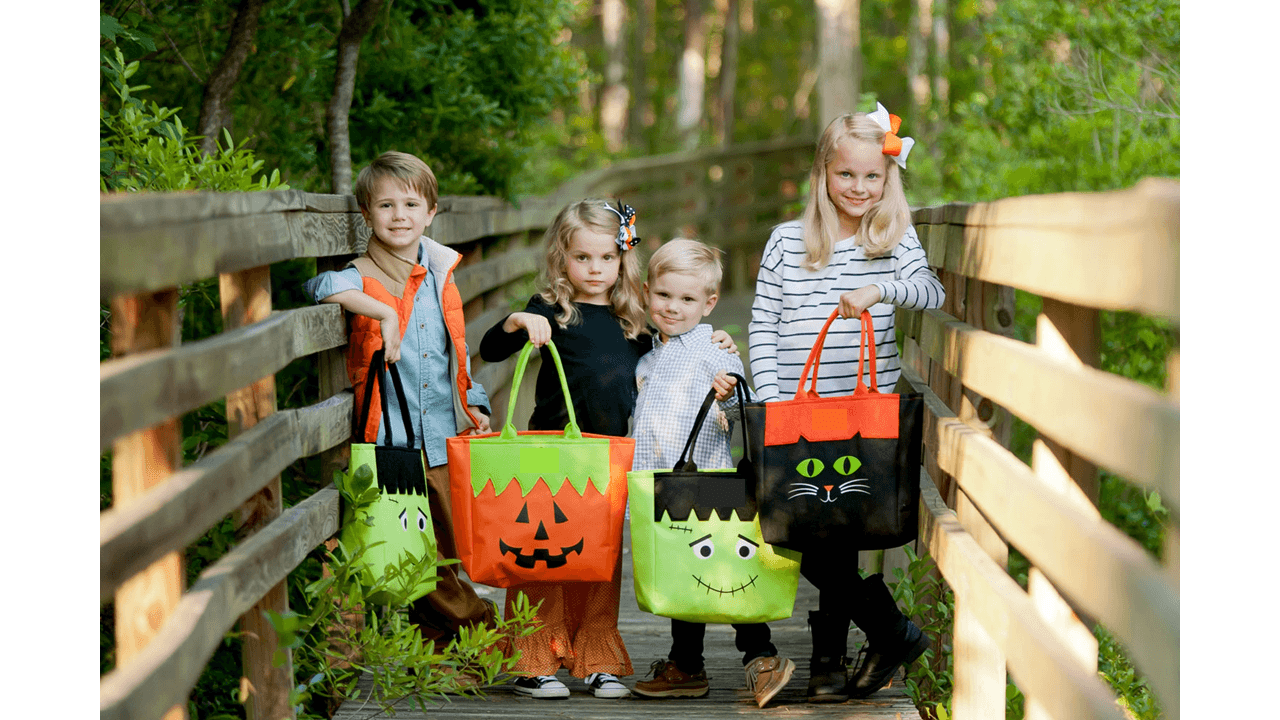 Halloween Smiling Frankie Character Tote - numonet